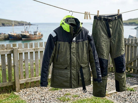 Kinetic Guardian – plovoucí oblek, který vás udrží v teple i na hladině